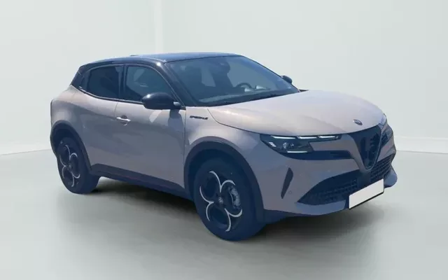 Alfa Romeo Junior 1.2 ibrida 145 speciale e-dct6 Zéro km immatriculé