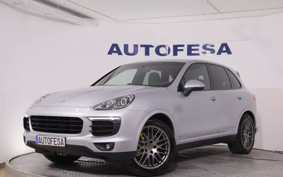 Porsche Cayenne S 3.0 V6 E-HYBRID PLATINIUM EDITION AUTO 4WD 416CV 5P # NAVI,PARKTRONIC,CAMARA TRASERA,