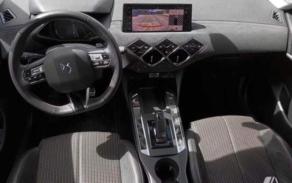DS DS3 Crossback DS 3 Crossback BlueHDi Performance Line + 130 Aut.