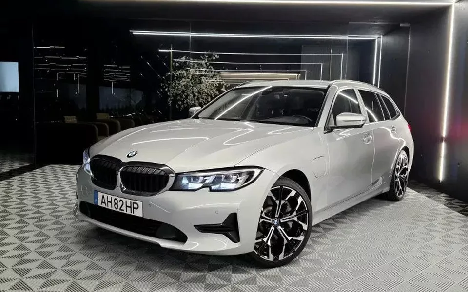 BMW 330 e Line Sport Auto