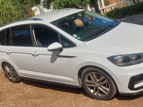 VW Touran 1.6 TDI R-Line DSG