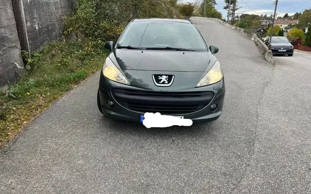 Peugeot 207 110 HDi FAP (Blue Lion) Platinum
