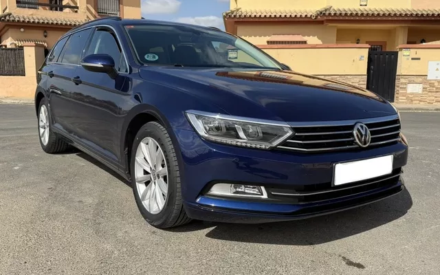 VOLKSWAGEN Passat Passat Variant 2.0TDI EVO Business 110kW - 14999€ en Coria del rio