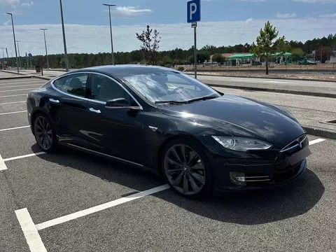 Tesla Model S 85D AWD