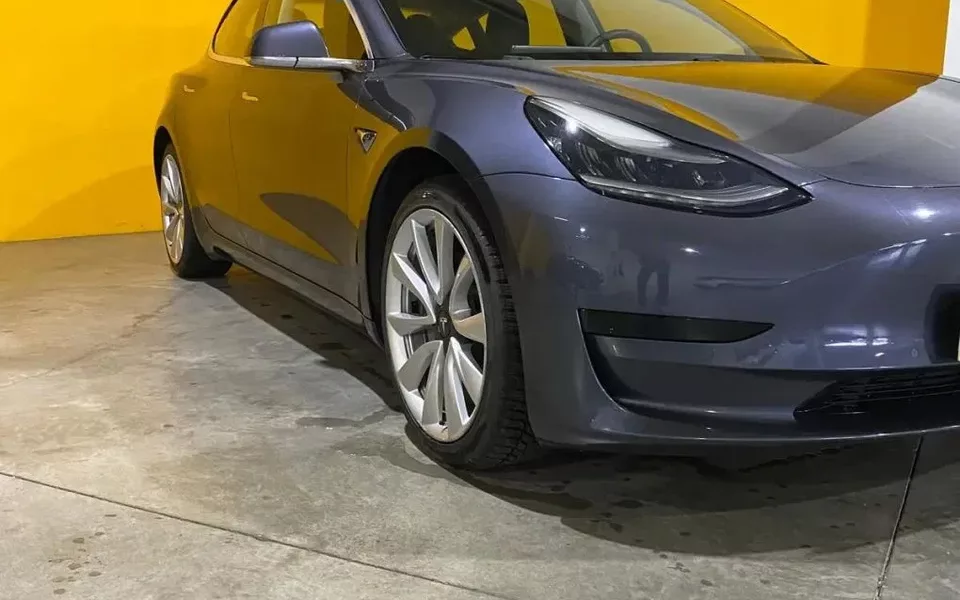 Tesla Model 3 Standard Range Plus RWD