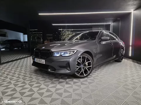 BMW 330 e Line Sport Auto