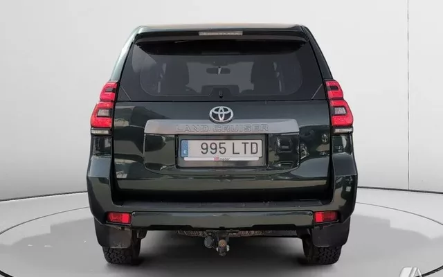 TOYOTA Land Cruiser Land Cruiser D-4D GX
