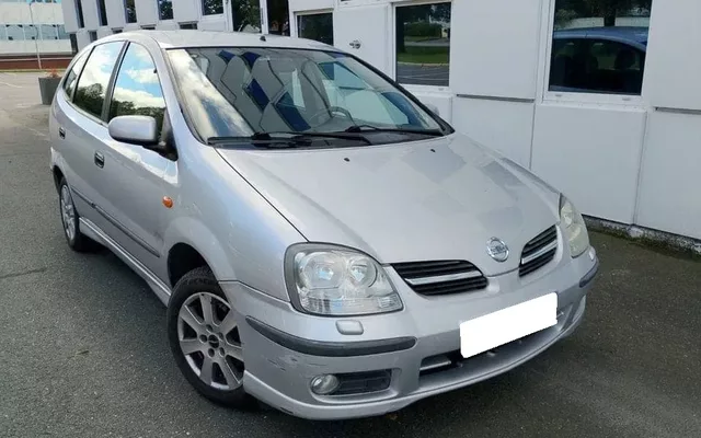 Nissan Almera Tino