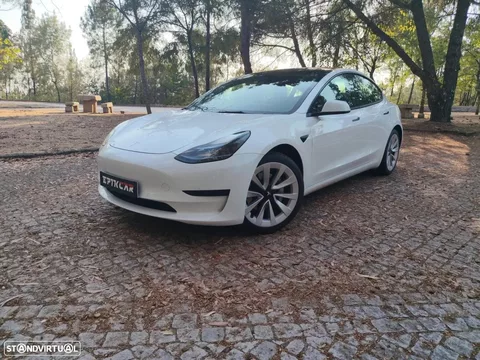 Tesla Model 3 Standard Range Plus RWD