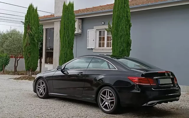Mercedes-Benz E 250 CDi Avantgarde BlueEfficiency Auto