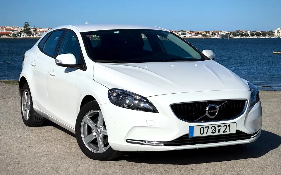 Volvo V40 2.0 D2 R-Design Momentum