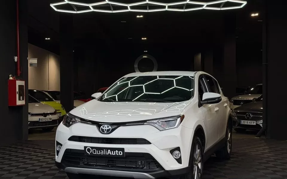 TOYOTA RAV-4 RAV-4 150D Advance 2WD