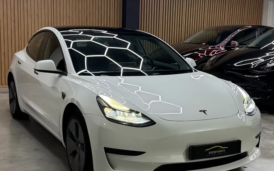 Tesla Model 3 Standard RWD