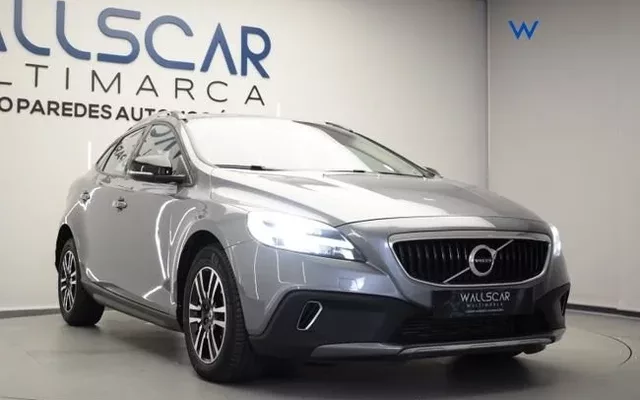 VOLVO V40 2.0 D2 Cross Country Auto