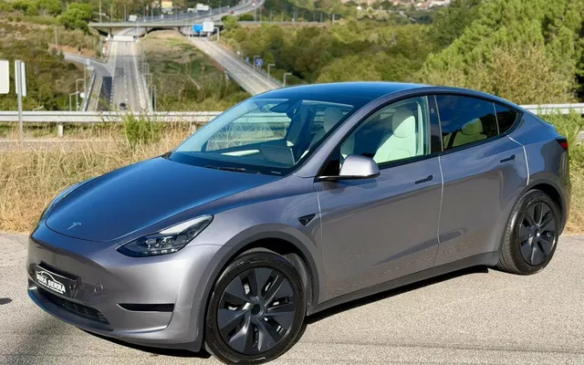 Tesla Model Y Long Range Tração Traseira