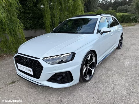 Audi RS4 Avant quattro tiptronic