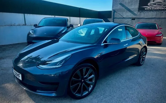 Tesla Model 3 Tração Traseira