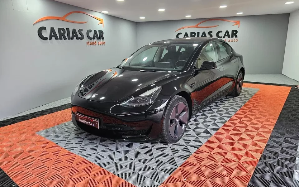 Tesla Model 3 Standard Range Plus RWD