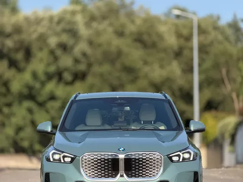 BMW iX1 eDrive20 Pack Desportivo M Pro