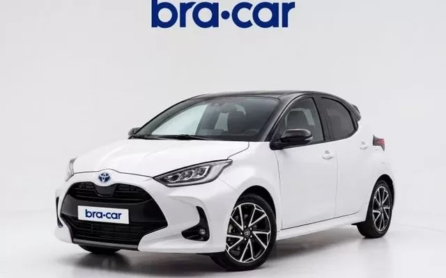TOYOTA Yaris 1.5 120H Style