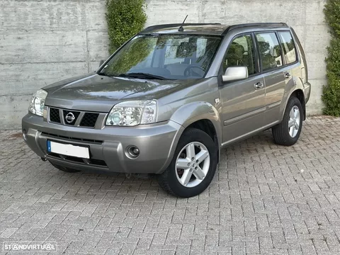 Nissan X-Trail 2.2 DCi Columbia Premium 2WD