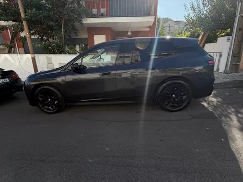 BMW iX xDrive 40
