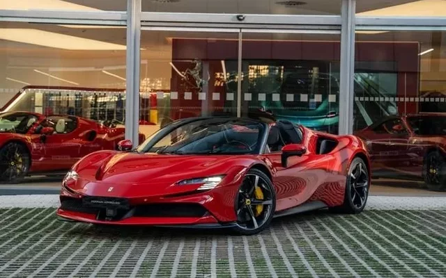 FERRARI SF90 4.0 V8 T Spider