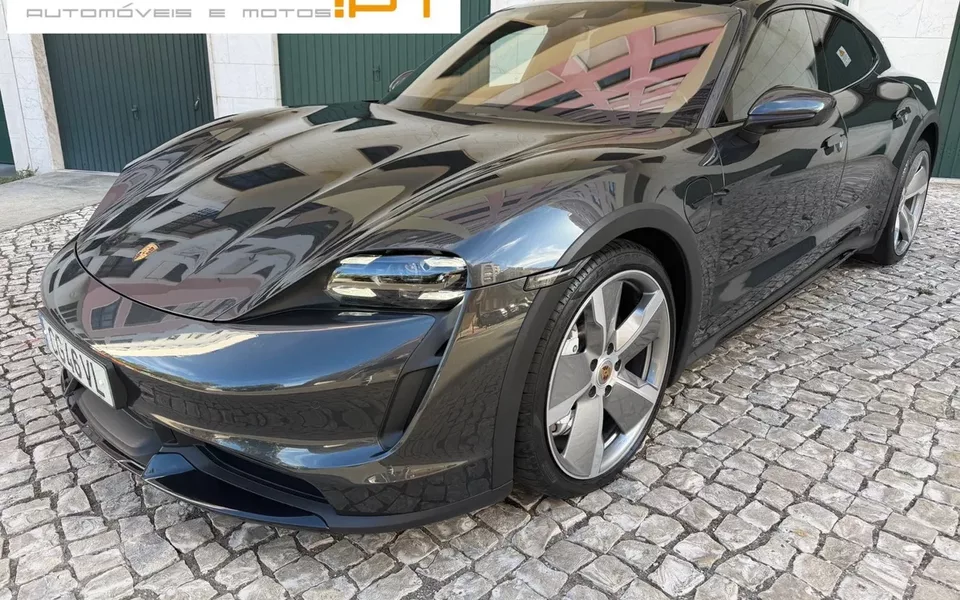 Porsche Taycan Cross Turismo Turbo