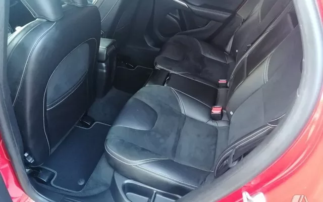 VOLVO V40 V40 D2 R-Design Momentum 115