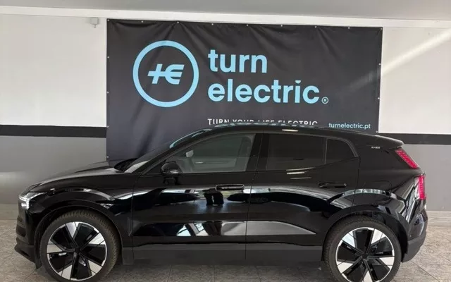 Volvo EX30 Twin Motor Performance AWD Black Edition Ultra