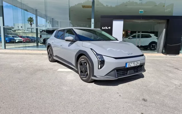 Kia EV4 81.4 kWh Tech