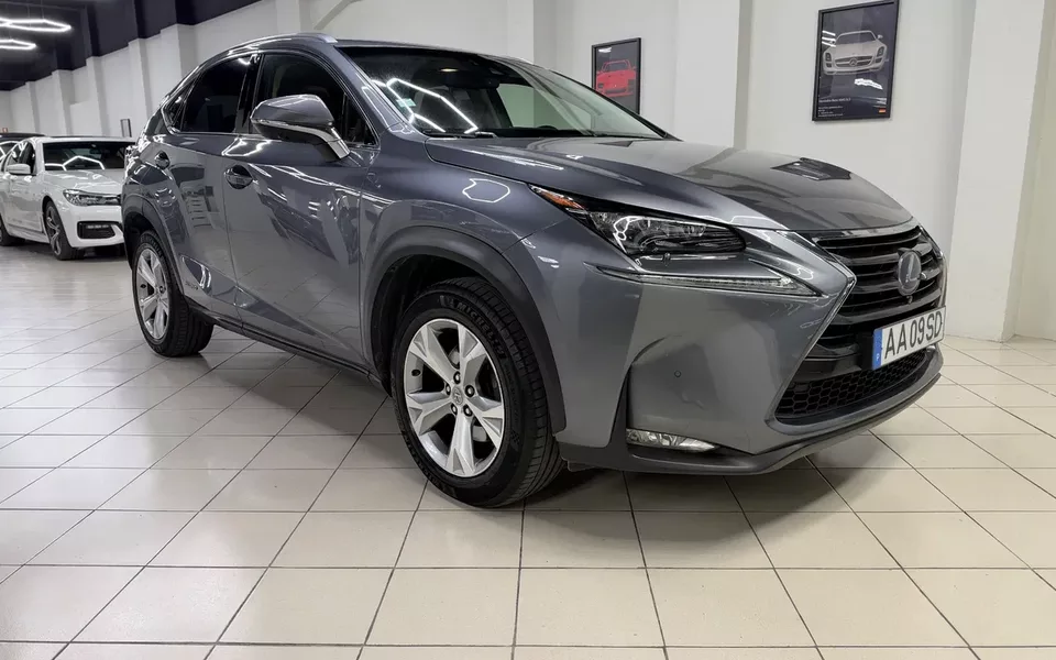 Lexus NX 300h Executive Plus