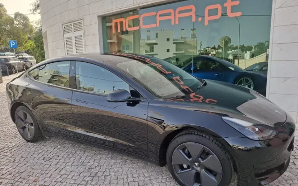 Tesla Model 3 Long Range RWD