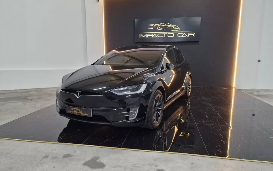 Tesla Model X 90D