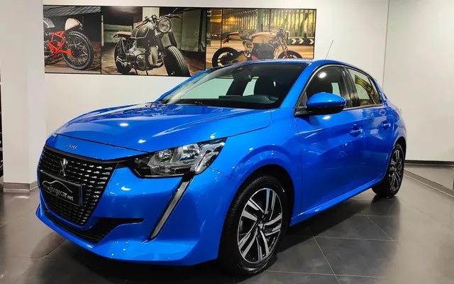Peugeot 208 1.2 PureTech Allure EAT8