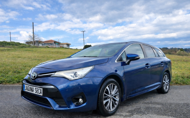 TOYOTA Avensis Avensis TS 150D Executive