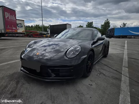 Porsche 911 (992) Carrera 4 GTS PDK