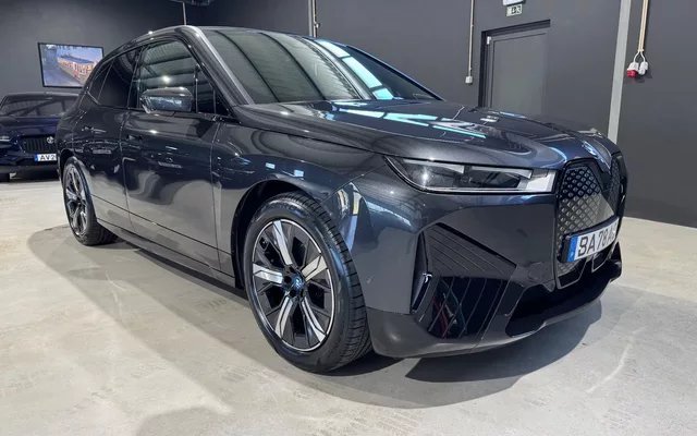 BMW iX xDrive 40 Pack Desportivo