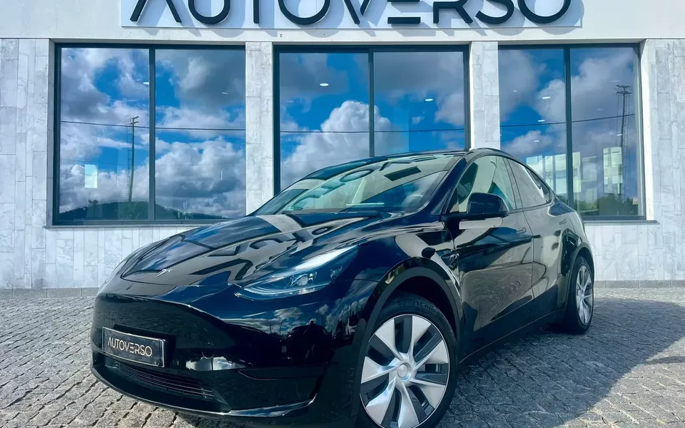 Tesla Model Y Standard