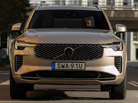 VOLVO XC90 XC90 B5 Momentum 7pl. AWD Aut.
