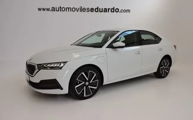SKODA Octavia OCTAVIA 1.4 TSI PHEV iV 204 DSG6e Business