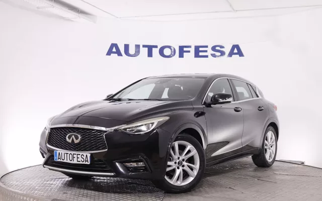 Infiniti Q30 1.5D PREMIUM AUTO 109CV 5P# NAVY, PARKTRONIC