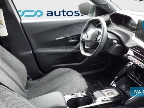 Peugeot 2008 Eléctrico Allure 100 kW (136 CV)