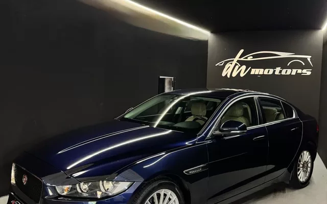 Jaguar XE 2.0 D Pure