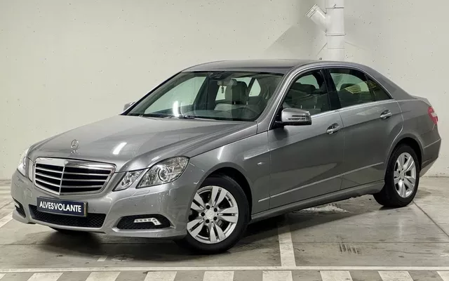 Mercedes-Benz E 250 BlueTEC Avantgarde Auto