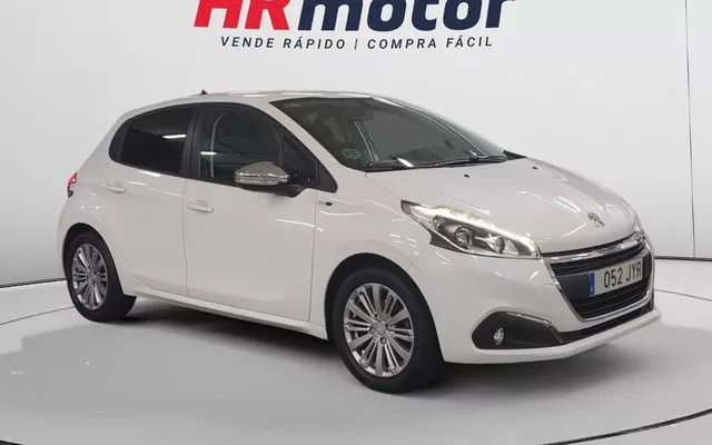 PEUGEOT 208 208 1.2 PureTech Style 82