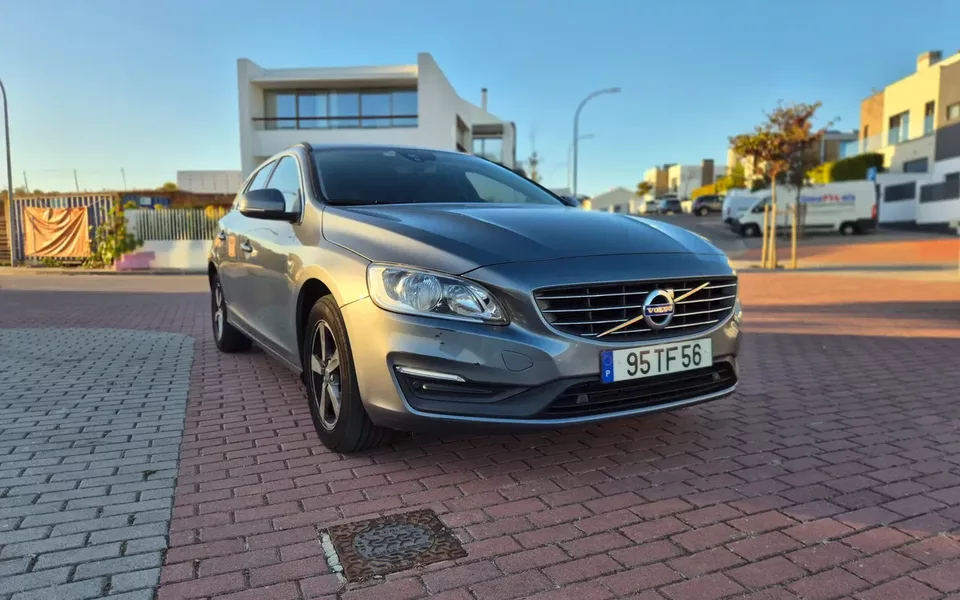 Volvo V60 2.0 D2 Momentum Geartronic