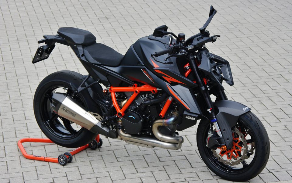 KTM 1390 Super Duke R EVO