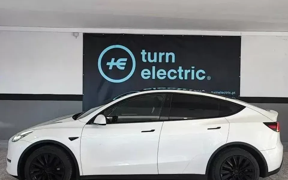 Tesla Model Y Long Range Dual Motor AWD