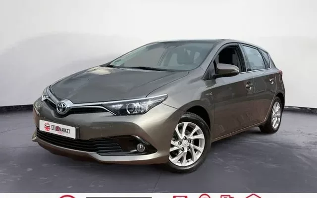 TOYOTA Auris 140H e-CVT Business